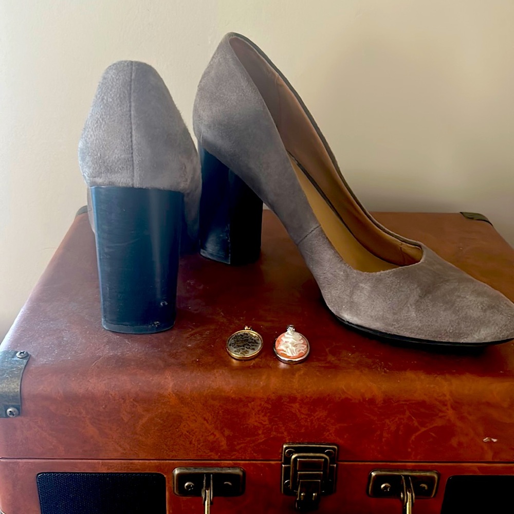 Franco Sarto Grey Pumps